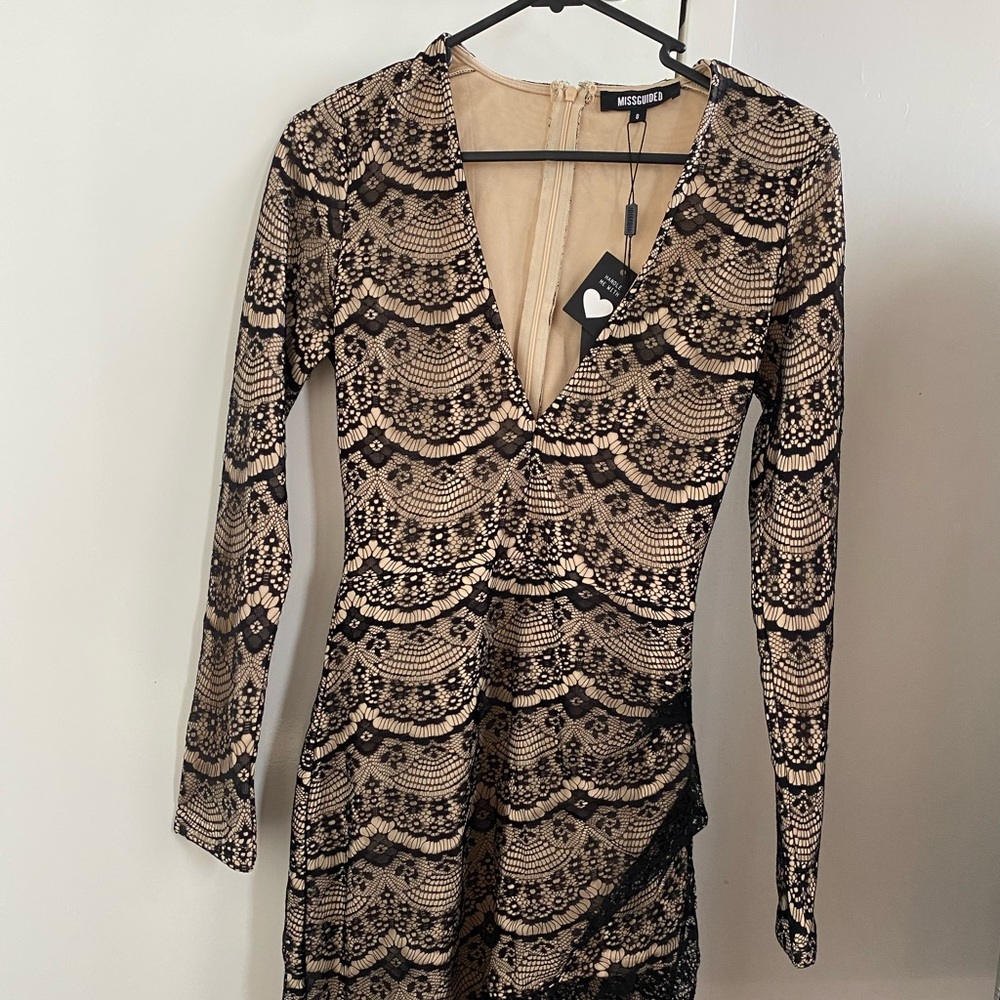 BNWT MISSGUIDED NUDE LACE LONG SLEEVE DRESS - Size 8 - Picture 4 of 5